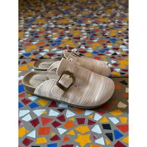 HAUTE HIPPIE Cream Knit Clogs Flats Slides Size 7.5
